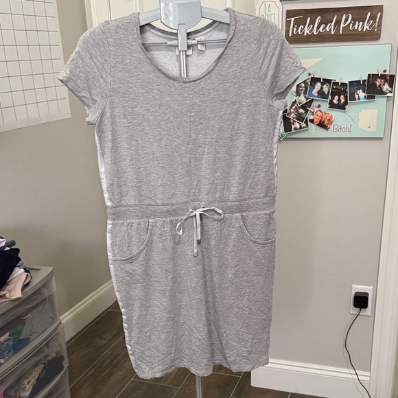 Chico's Zenergy Light Gray Mini Dress - Picture 1 of 8